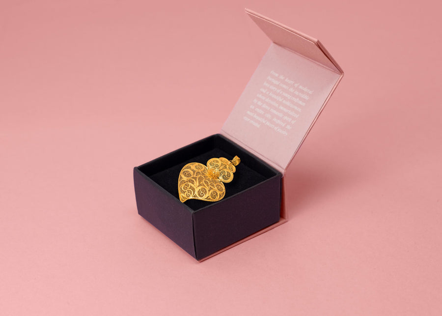 Handmade Viana heart pendant| 19,2k gold | 1.9” (5 cms) height | 1.2” (3 cms) wide 